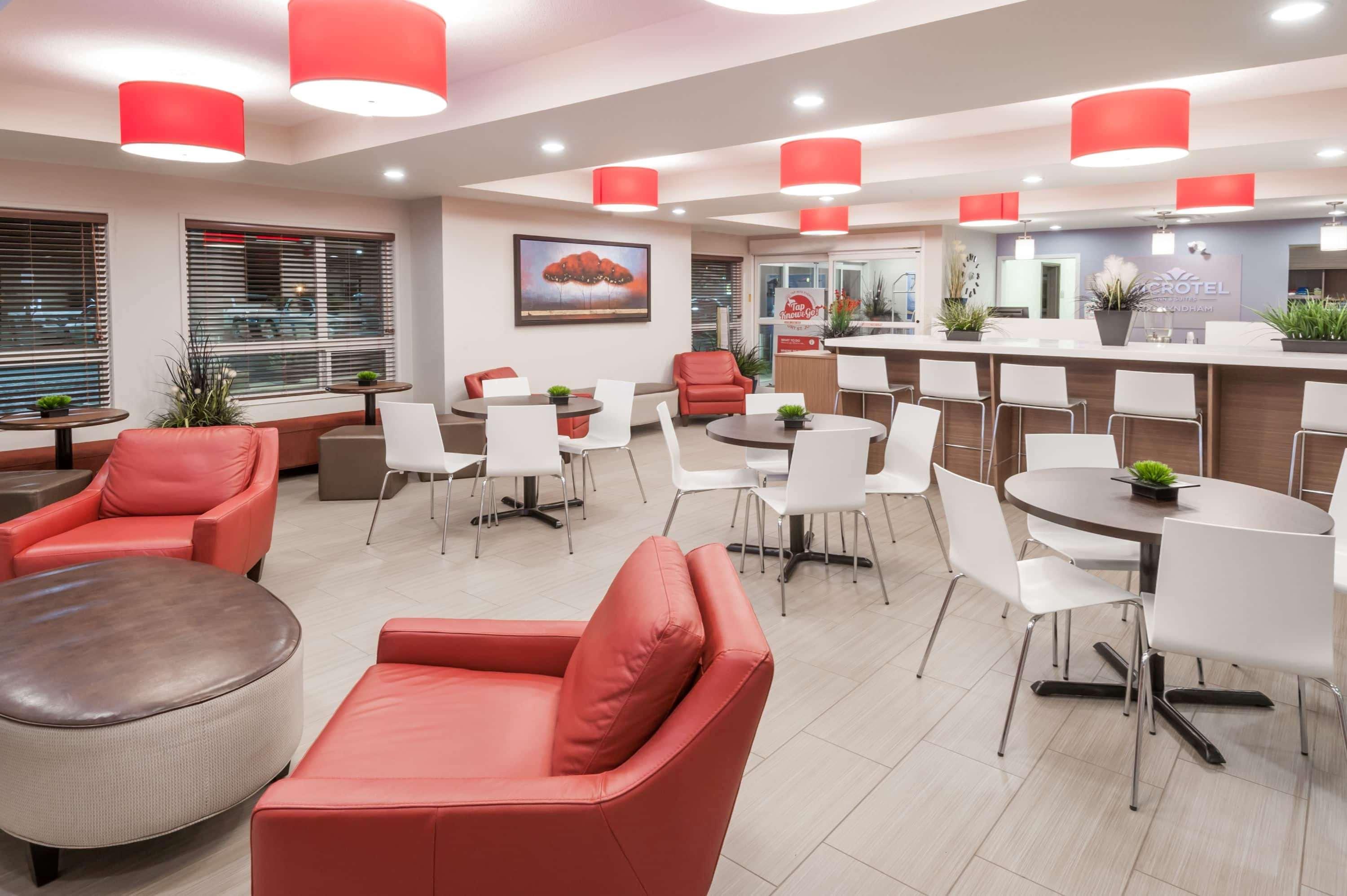 Microtel Inn & Suites By Wyndham Fort Saint John Fort St. John Bagian luar foto