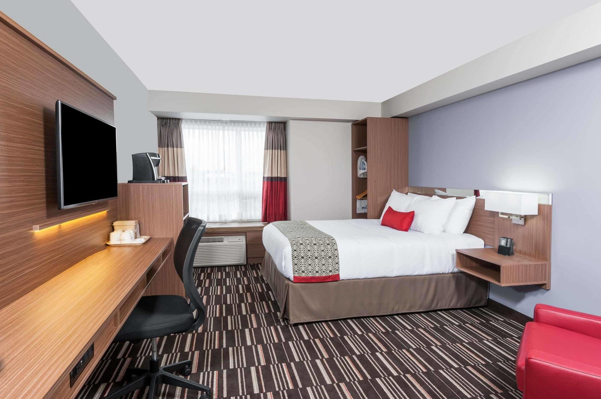 Microtel Inn & Suites By Wyndham Fort Saint John Fort St. John Bagian luar foto