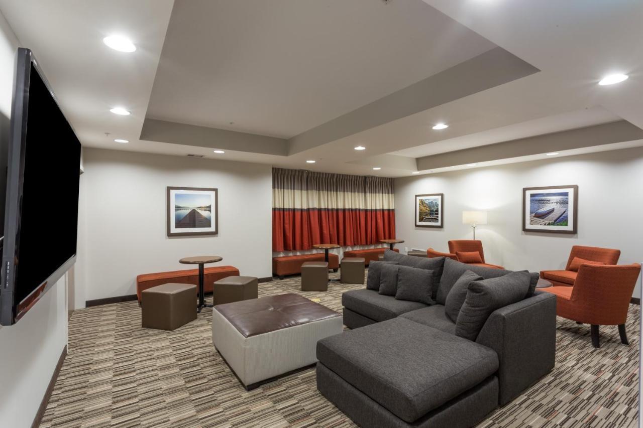 Microtel Inn & Suites By Wyndham Fort Saint John Fort St. John Bagian luar foto